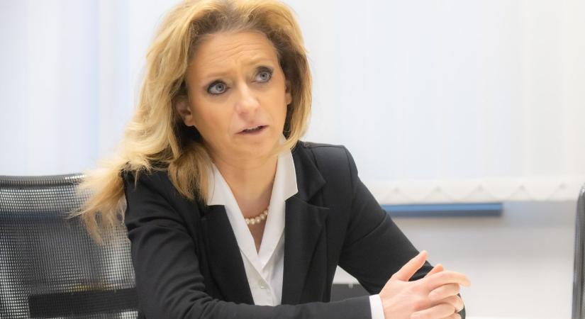 Budapest kampány idején: ököllel ütötte a plakátrongáló az őt számonkérő fideszest (VIDEÓ)