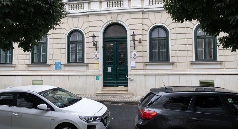 Kecskére bízták a káposztát – Egy zalai dohánybolt leltárfelelőseként 6,4 millió forintot árult saját zsebre