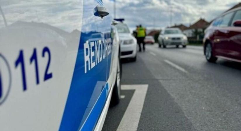 Ha felismered ezt a férfit, azonnal értesítsd a rendőrséget!