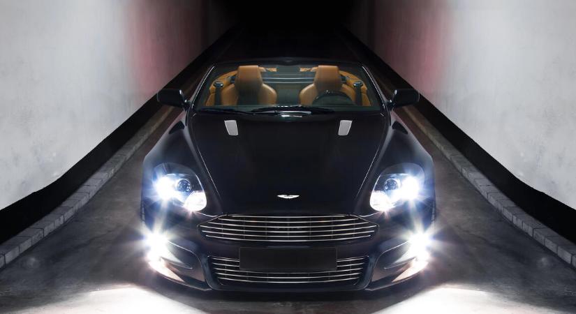 Ez fájni fog: óriási elbocsátásokat jelentett be a brit sportautó-gyártó