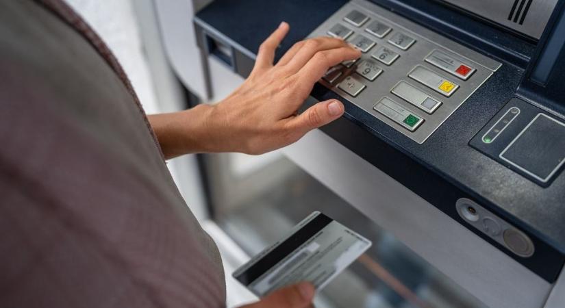 Akadozhat a szolgáltatás – erre figyelmeztet az egyik legnagyobb bank