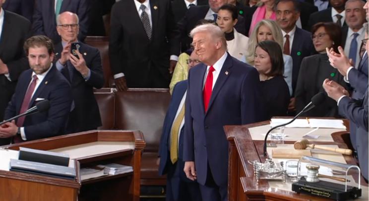 Trump évértékelő beszéde: nemzetünk gazdagabb, mint valaha; ellenségeink félnek