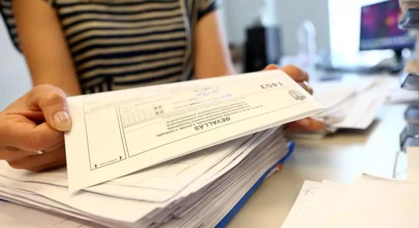 Figyelmeztet a NAV, éjfélkor lejár a határidő: ne maradj le, különben jön a büntetés! (videó)