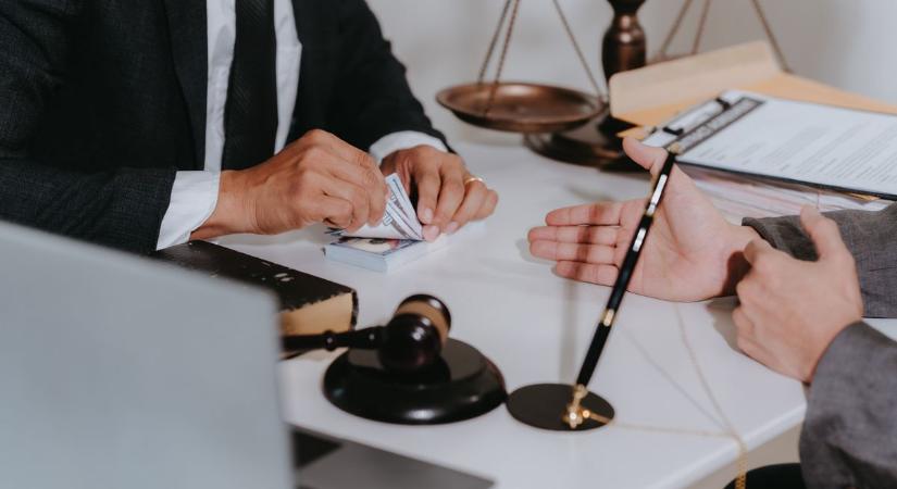 Félmilliárdos botrány: a szegedi cégvezető legközelebbi bizalmas fordult ellene