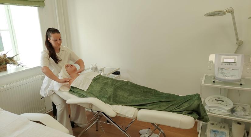 Tízmillióba került az Eötvös ultramodern kozmetikai szaktanterme