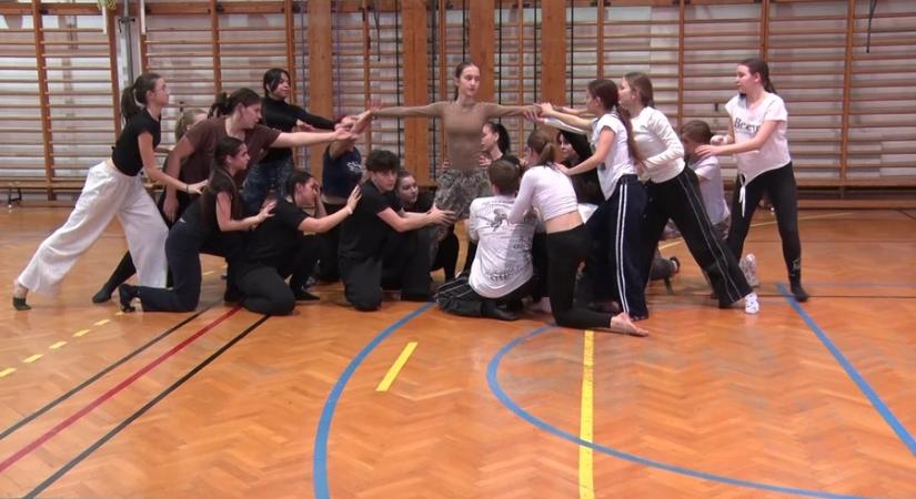 Figyelemre méltó táncos eredmények - színpadon a KFK