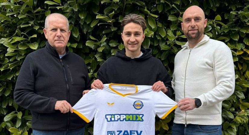 Korábban a Honvédban és a Szpariban is játszott, most másodosztályú csapathoz igazolt