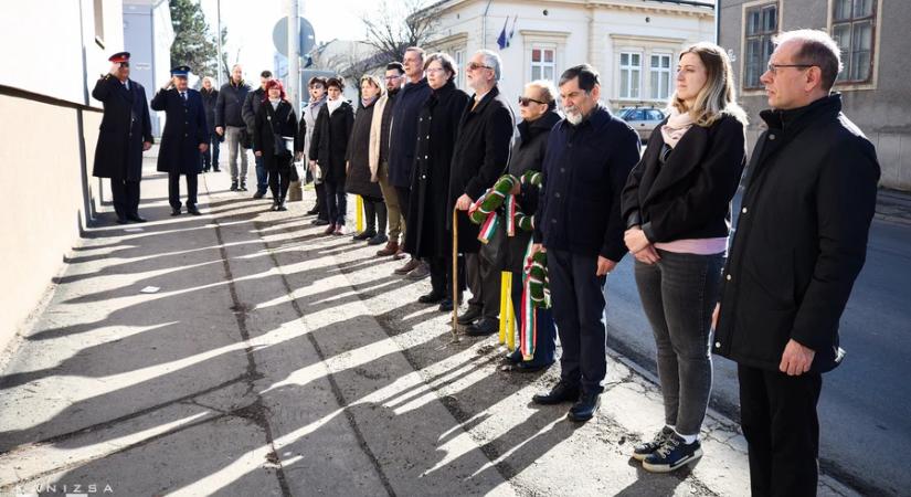 Főhajtás a múlt előtt – megemlékezés a Gulág-emléktáblánál