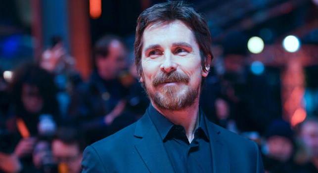 Hivatalos: Christian Bale neve is ott van a Szemtől szemben stáblistáján