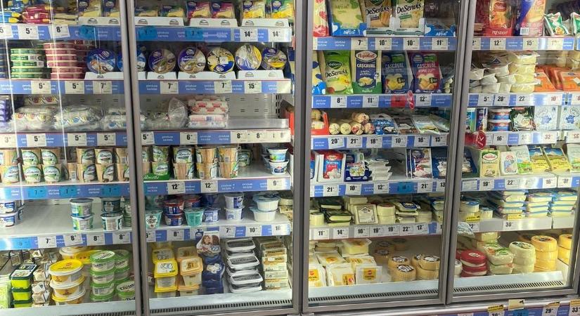 Hadat üzent a miniszter a saját márkás termékeknek és a kiolvasztott sertéshúsnak