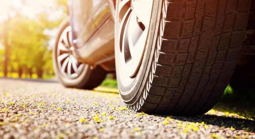 Mutatjuk, melyik nyári gumit kerüld el nagy ívben – gumiteszt 2026