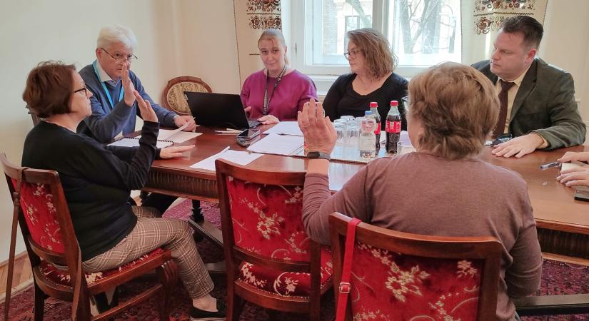 Nyolc perc alatt döntött a választási bizottság Czirbus és dr. Ferenczi jelöltségéről