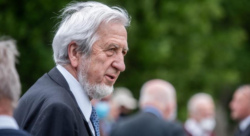 Jeszenszky Géza szerint akár ez is állhat a kormány folyamatos hisztériakeltése mögött