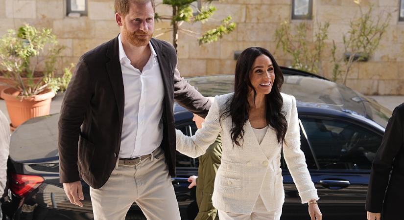 Diana büszke lenne: Harry herceg és felesége Jordániába utaztak, hogy a menekülteken segítsenek