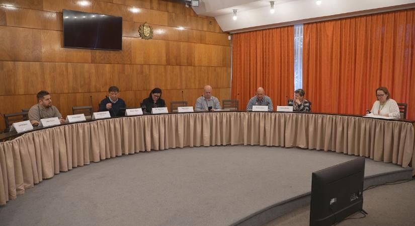 Kiírta tavaszi pályázatait a humánpolitikai bizottság