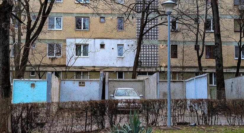 A garázsok elbontásával lezárul egy korszak a város történetében (FOTÓKKAL)