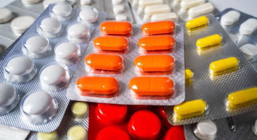 Gyógyszerhiány fenyeget az EU új vízszabálya miatt – így drágulhatnak a fájdalomcsillapítók