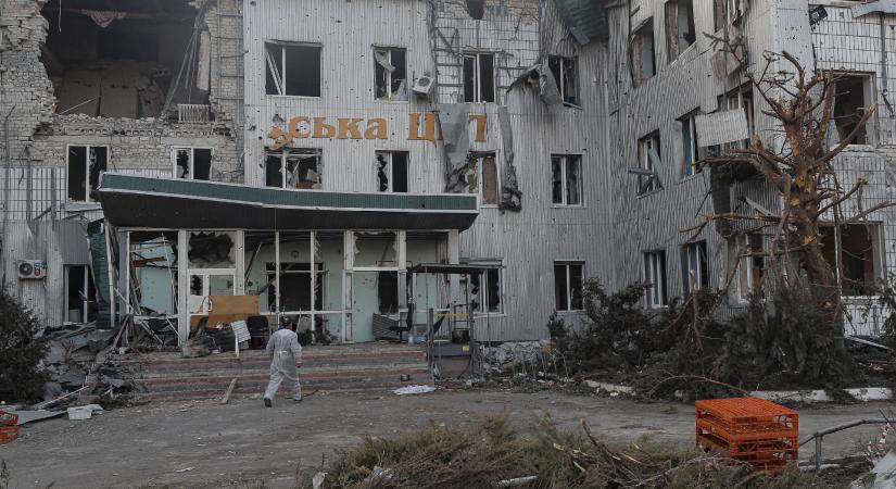 Négy év - Kárpáti Iván jegyzete