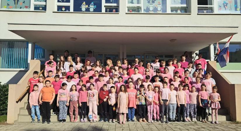 Rózsaszín pólóval az iskolai bántalmazások ellen!