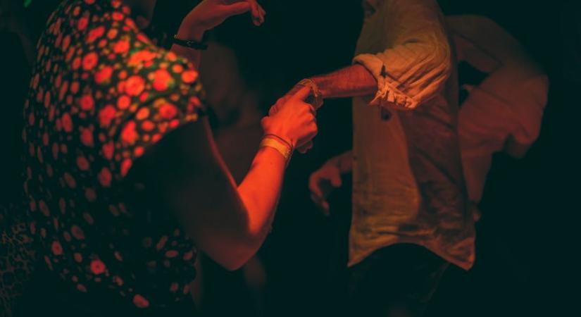 Forradalmi koncert és táncház a Fonóban