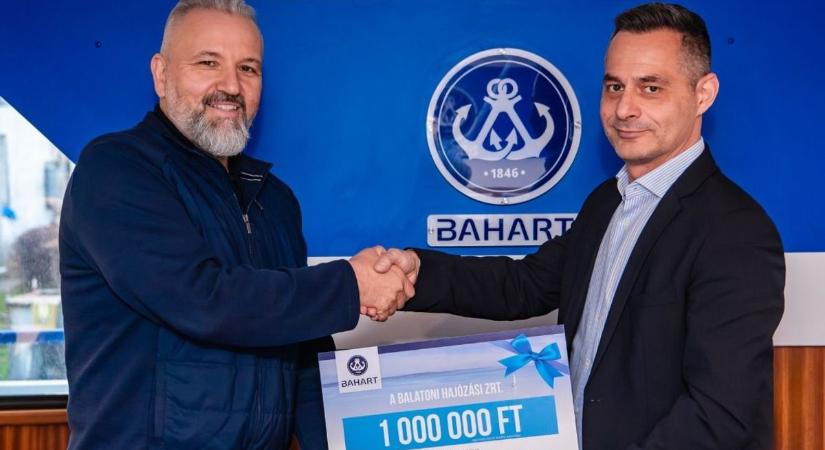 A jég alatt már nincs „még egy kör” – egymillióval segítik a balatoni hősöket