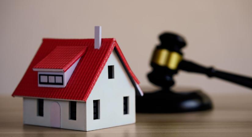 Mennyi és milyen ingatlant árvereznek Zalában?