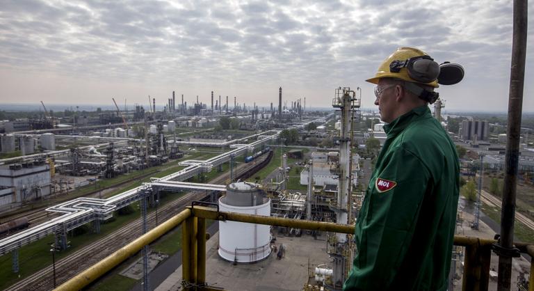 Jeszenszky Géza: Hamis zászlós akcióra készülhet a kormány, hogy Ukrajnát tehesse felelőssé