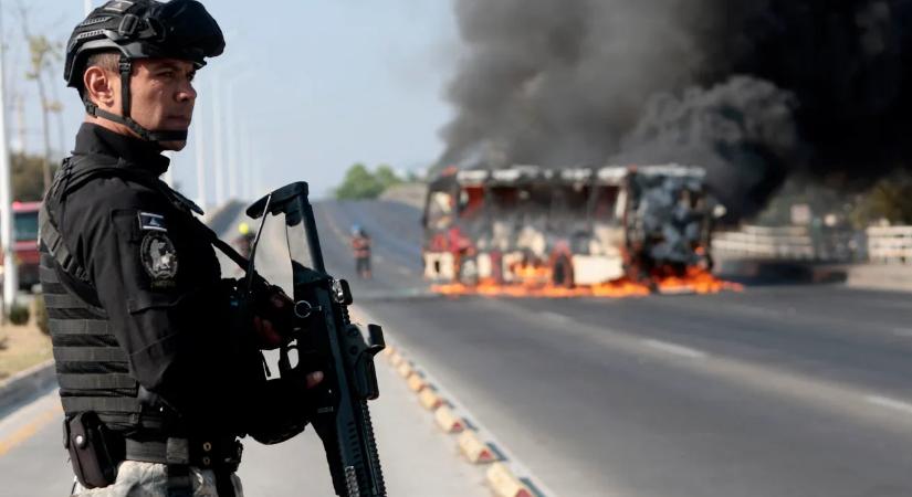 Mexikó több ezer katonát vezényelt a befolyásos kartellvezető halála miatti zavargásokat követően