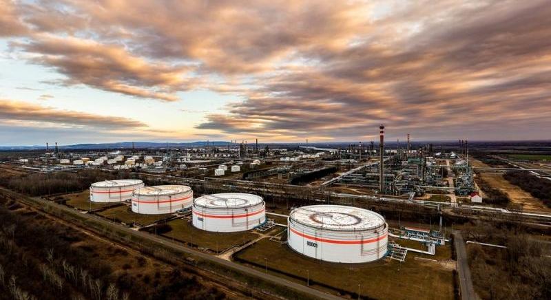 Rettegés az ukránoktól: hadsereg védi a magyar energiaközpontokat