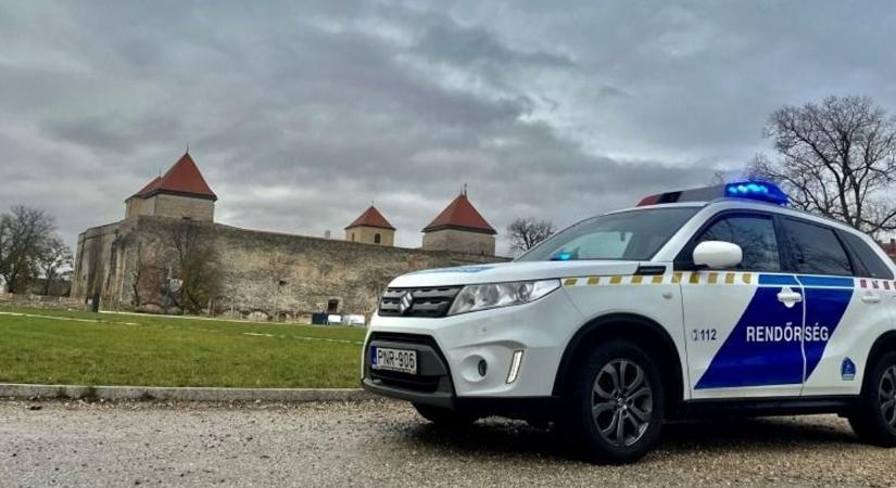 Nem engedték fel a buszra Várpalotán, őrjöngeni kezdett az utas