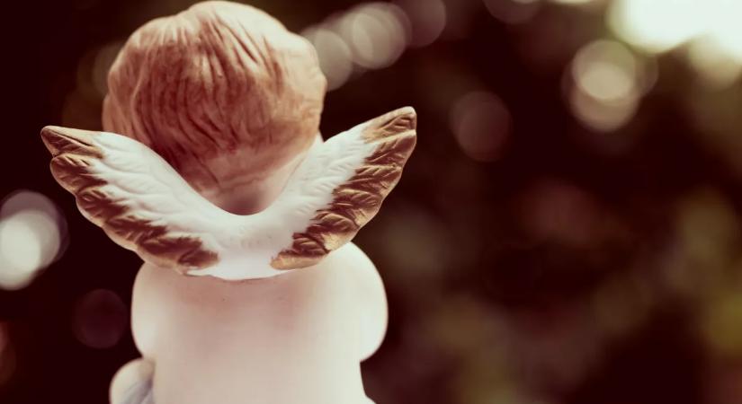 Nem véletlen történik: 5 finom jel, amivel az őrangyalod próbál megszólítani