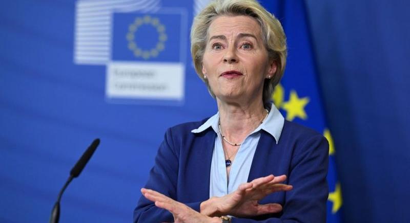 Ursula von der Leyen váratlanul Orbán mellé állt