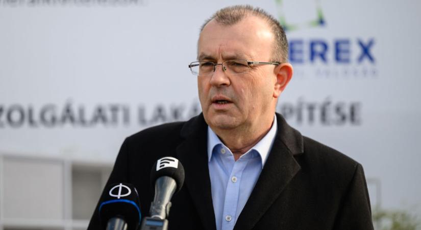 Visszatérnek a szolgálati lakások Magyarországra, a Balaton egyik legszebb városában építenek újakat: ők költözhetnek be – teljesen bebútorozva adják át