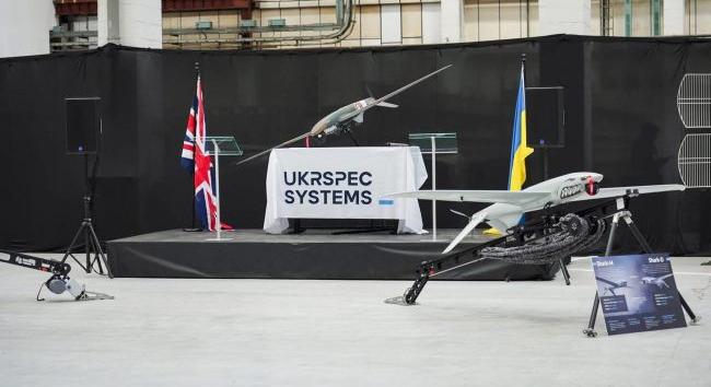 Megkezdte működését az első ukrán dróngyár Nagy-Britanniában – Zaluzsnij