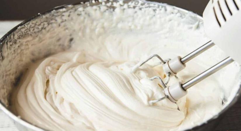 Ezt a tortakrémet minden cukrász ismeri: ezzel lesz tökéletes a tortád