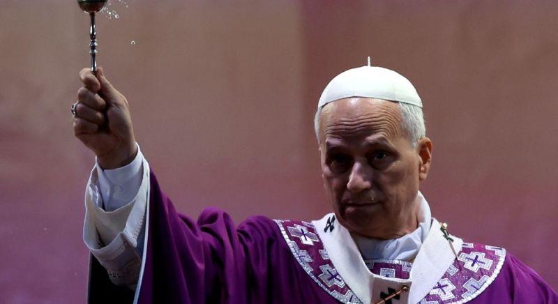 Lusták a prédikátorok: Leó pápa eltiltotta a papokat a ChatGPT használatától