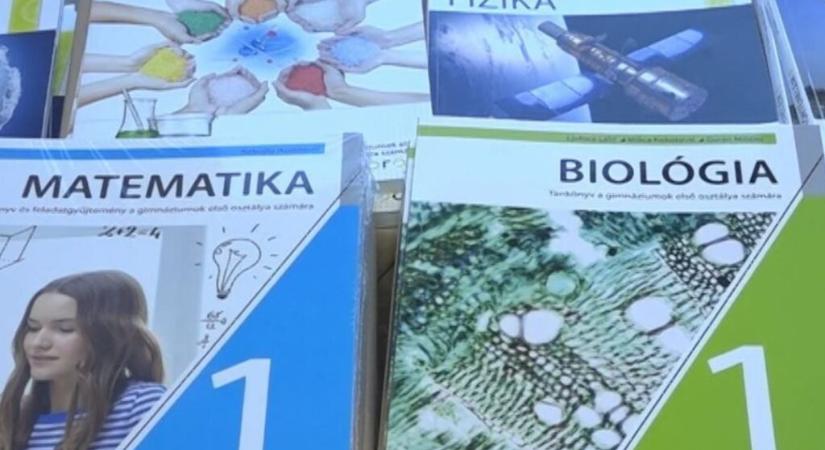 Megjelent a 2026/2027-es katalógus a magyar tankönyvekkel