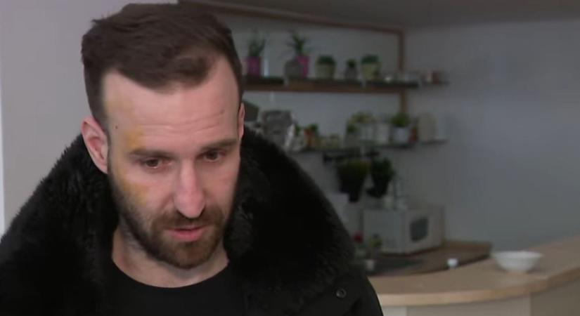 Fejbeütötték és rugdosták a Fidesz aktivistát, mert számon kért egy plakátrongálót - videó