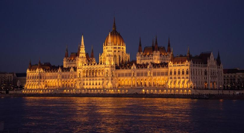 Csendben, újabb egymilliárd dollárnyi kölcsönt vett fel a kormány