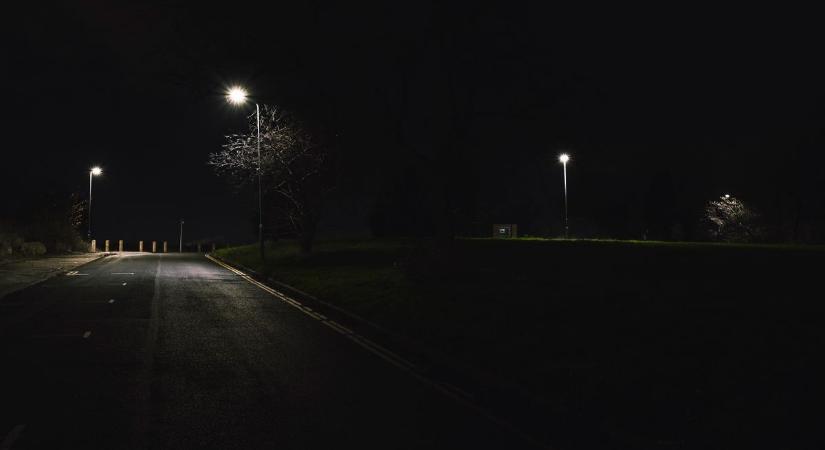 Elromlott a közvilágítás Kecskeméten? Így jelezheti a hibát