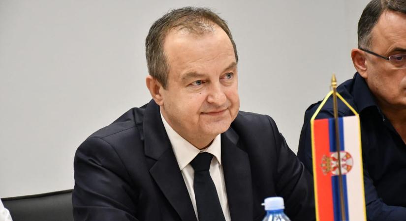 Súlyos állapotban került kórházba a szerb belügyminiszter