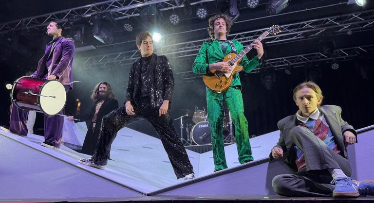 Nem vagyunk egyedül a bajainkkal, és csak ezt a pár évet kell valahogy átvészelni