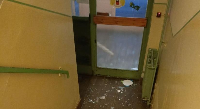 Társasházi rémálom Fehérváron: késelés, gyújtogatás és félelem