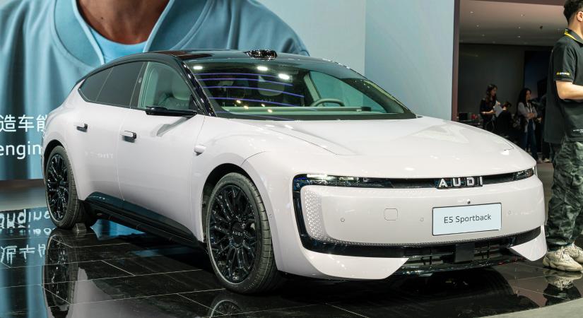 Alig jelent meg, de már jelentős kedvezménnyel kapható az AUDI első modellje