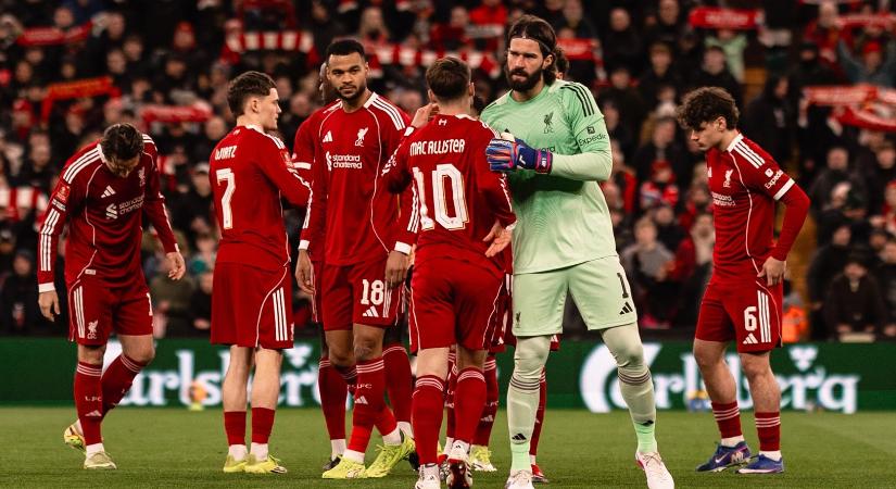 Döbbenet Liverpoolban, távozni akar a sztárcsatár