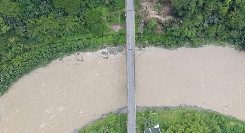 Egyre kaotikusabb a helyzet – már 46 halottról tudni, 21 embert továbbra sem találnak