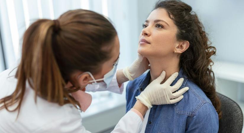 A legtöbb nő nem is tudja, pedig ez a 3 tünet a pajzsmirigyrák korai jele lehet