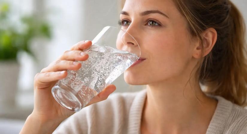 Dietetikusok szerint mi történik, ha minden nap szénsavas vizet iszol