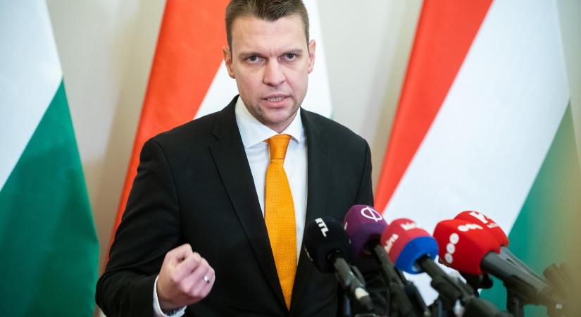 Csaknem másfél millióval egészíti ki az Orbán-kormány Menczer Tamás fizetését, amiért a politikus a magyar–német társadalmi kapcsolatokat is fejleszti