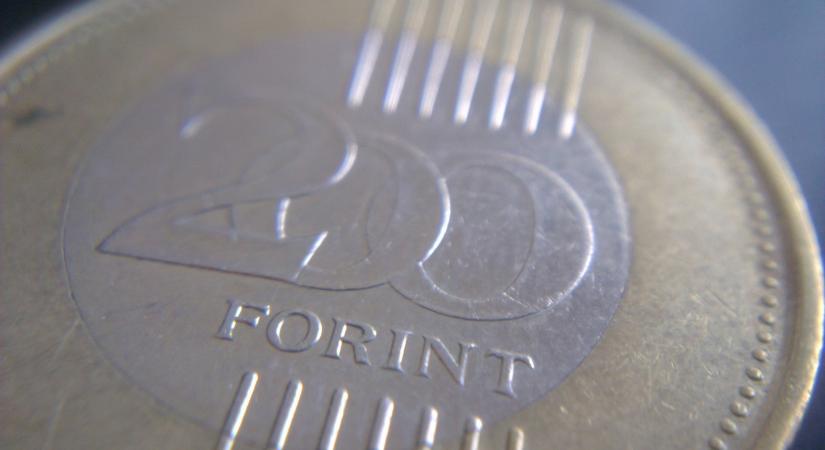 Meglepetésre erősödni kezdett a forint csütörtök reggelre